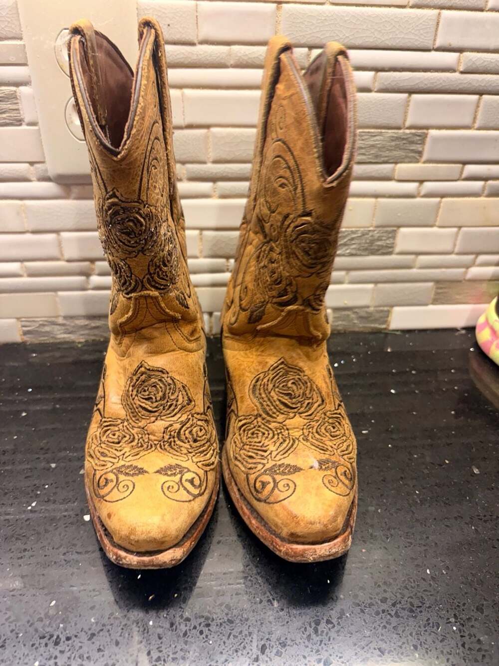 Texas Country Western Boots Tan Leather Embroidered Rose Floral Cowgirl